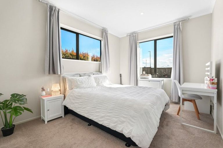 Photo of property in 2 Makaka Lane, Silverdale, 0932