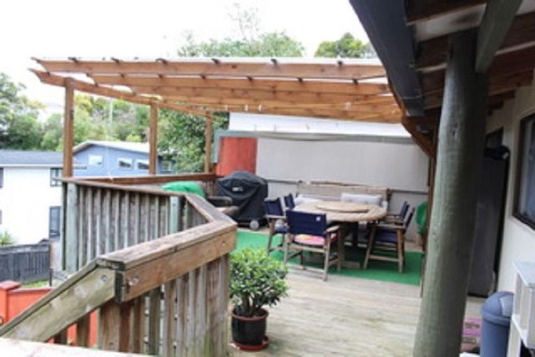Photo of property in 2/31 King Richard Place, Browns Bay, Auckland, 0630