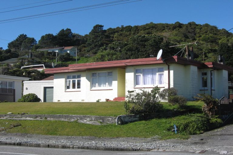Photo of property in 35 Main South Road, Karoro, Greymouth, 7805