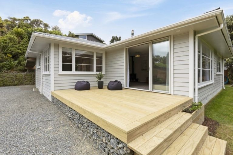 Photo of property in 46 Poto Road, Normandale, Lower Hutt, 5010