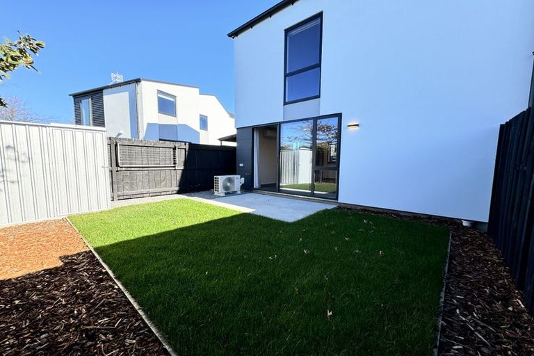 Photo of property in 8/43 New Brighton Road, Shirley, Christchurch, 8061