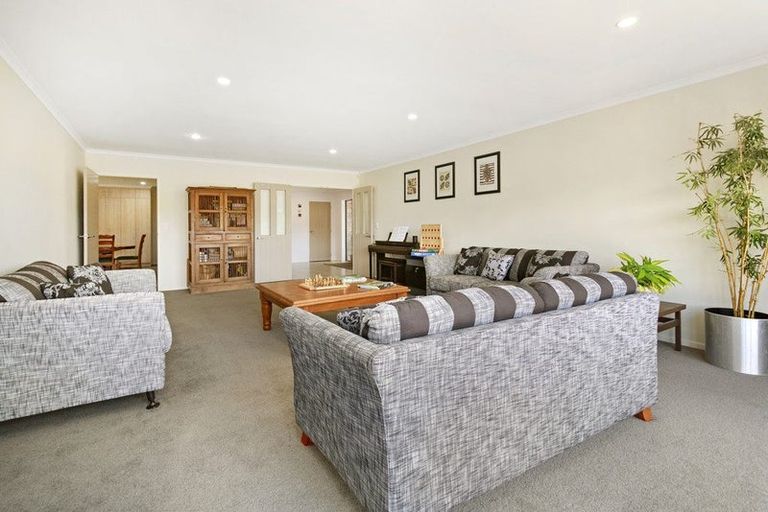 Photo of property in 50 Bing Lucas Drive, Tawa, Wellington, 5028