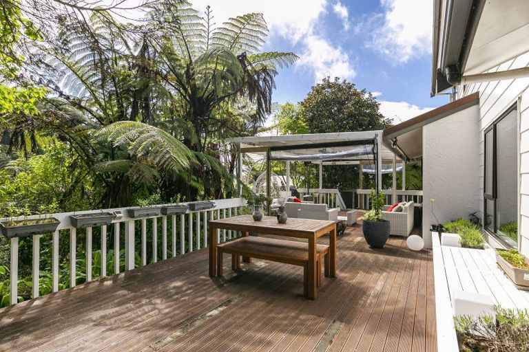 Photo of property in 18 Duval Grove, Tawa, Wellington, 5028