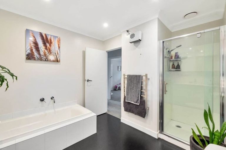 Photo of property in 4 Brunner Road, Glen Eden, Auckland, 0602