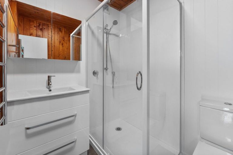 Photo of property in 352 Motutara Road, Muriwai, 0881