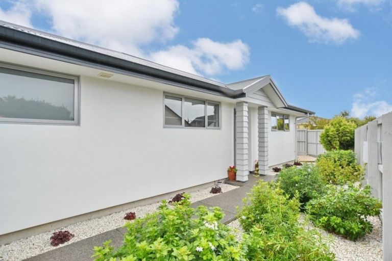 Photo of property in 1/28 Kirsten Place, Parklands, Christchurch, 8083