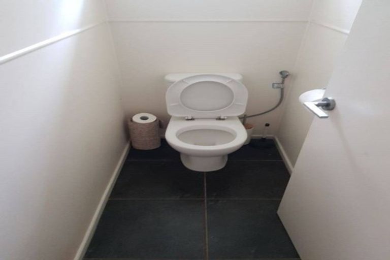 Photo of property in 70 Weldene Avenue, Glenfield, Auckland, 0629