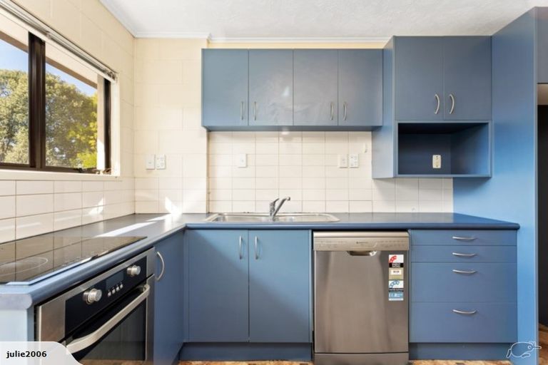 Photo of property in 1/41 Edgeworth Road, Glenfield, Auckland, 0629