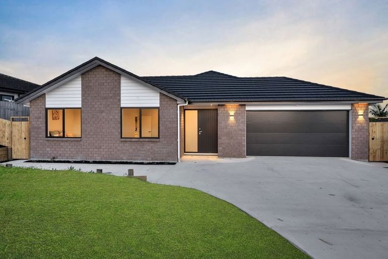 Photo of property in 204 Helenslee Road, Pokeno, 2472