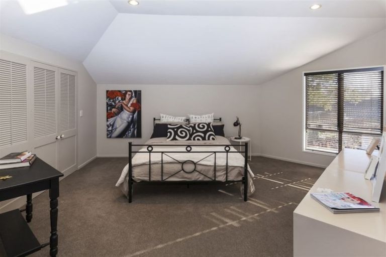 Photo of property in 100a Fendalton Road, Fendalton, Christchurch, 8014