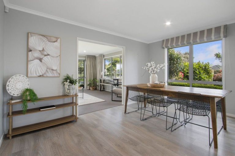 Photo of property in 60 Kayelene Place, Omokoroa, 3114