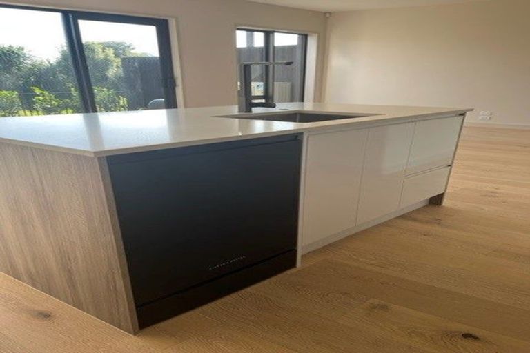 Photo of property in 16 Wikner Lane, Hobsonville, Auckland, 0616