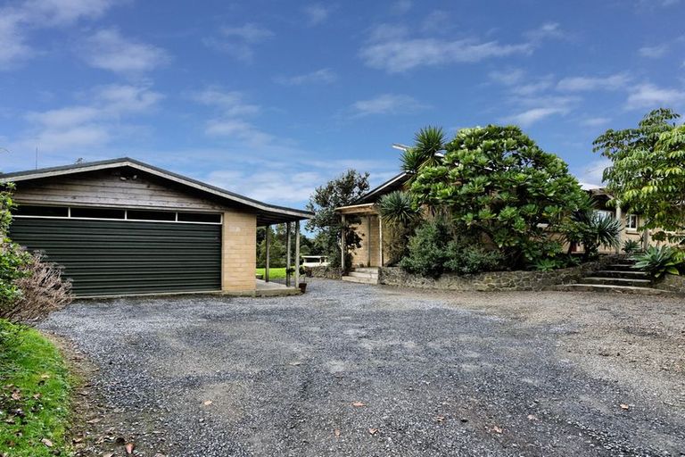Photo of property in 278 Forest Hill Road, Waiatarua, Auckland, 0612