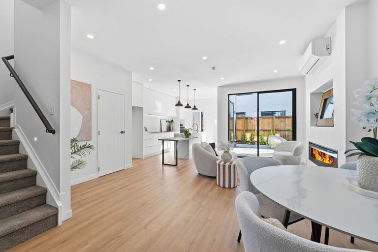 Photo of property in 102e Te Oneroa Way, Long Bay, Auckland, 0630