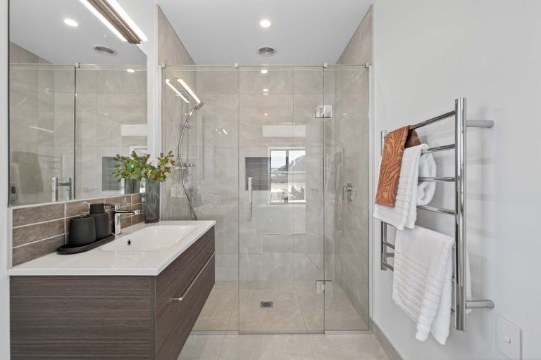 Photo of property in 15 Silverwood Lane, Leamington, Cambridge, 3495