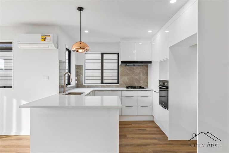 Photo of property in 16 Combat Street, Papakura, 2110