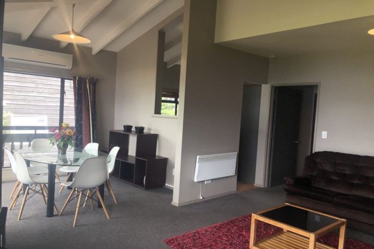 Photo of property in 15a Cameron Place, Fernhill, Queenstown, 9300