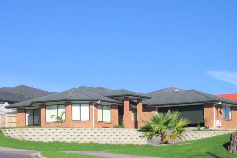 Photo of property in 4 Chelmsley Avenue, Henderson, Auckland, 0612