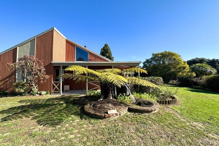 Photo of property in 648 Abel Tasman Drive, Clifton, Takaka, 7183