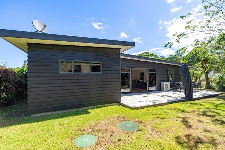 Photo of property in 1 Coral Place, Matapouri, Whangarei, 0173