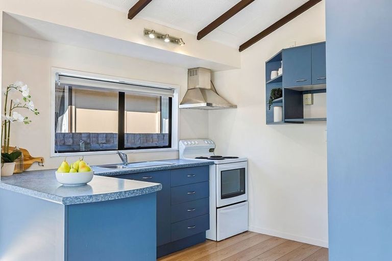 Photo of property in 2/42 Heywood Terrace, Richmond, Christchurch, 8013