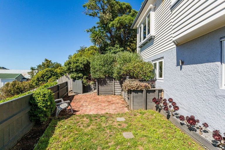 Photo of property in 112 Eden Street, Island Bay, Wellington, 6023