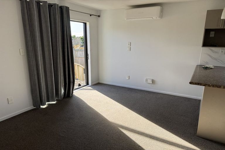 Photo of property in 26 Nile Road, Kelston, Auckland, 0602