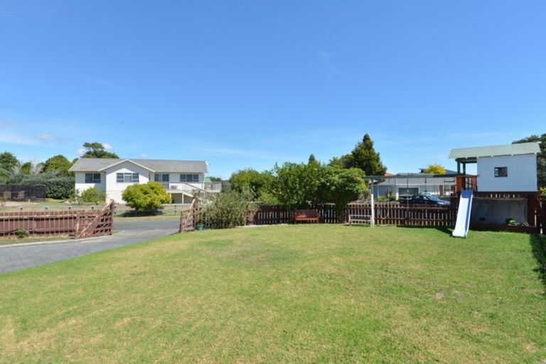 Photo of property in 28 Manaia View Road, One Tree Point, 0118