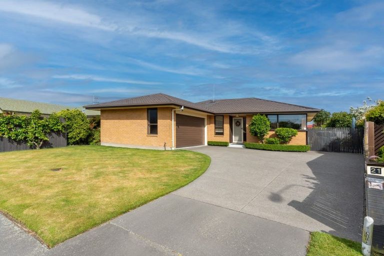 Photo of property in 21 Peebles Drive, Hei Hei, Christchurch, 8042