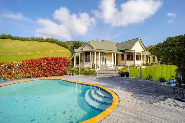 Photo of property in 814 Ruatangata Road, Whangaehu, Whanganui, 4581