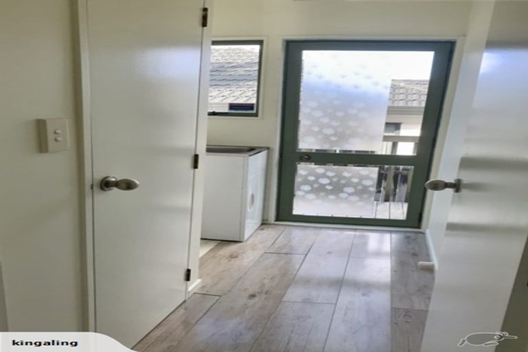 Photo of property in 30 Loughanure Place, Massey, Auckland, 0614