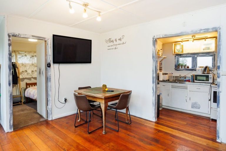 Photo of property in 23 Marine Parade South, Foxton Beach, Foxton, 4815