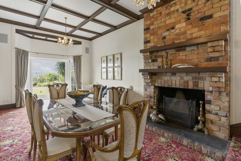 Photo of property in 1 Norwood Road, Bayswater, Auckland, 0622