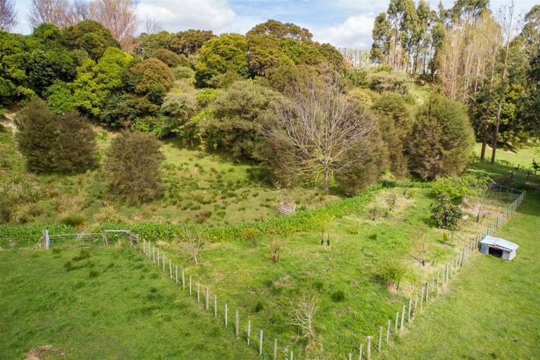 Photo of property in 803 Fitzherbert Road East, Aokautere, Palmerston North, 4471