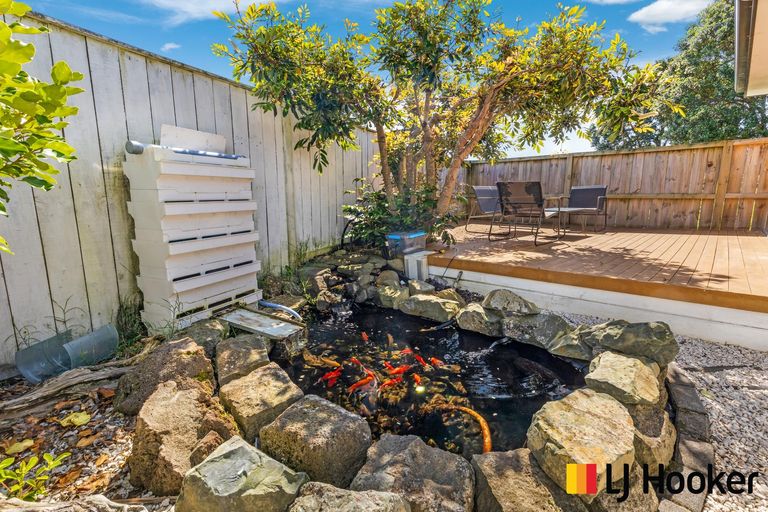 Photo of property in 4 Croftview Road, Wattle Downs, Auckland, 2103