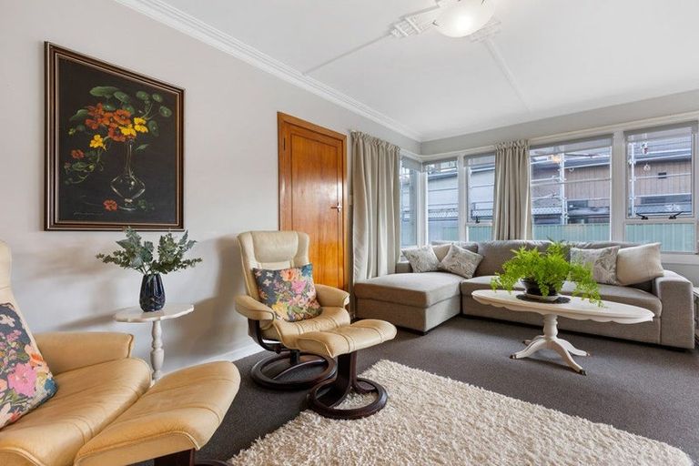 Photo of property in 1/5 Rainsford Street, Moturoa, New Plymouth, 4310