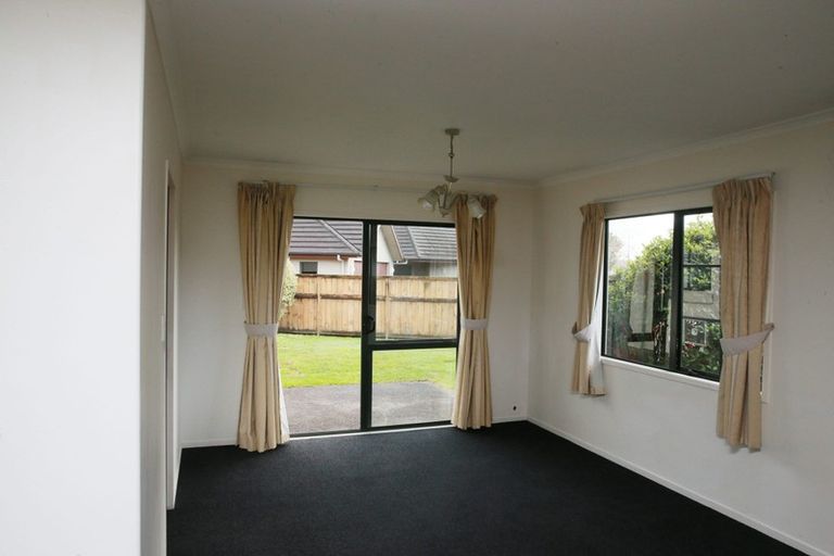 Photo of property in 32 Fendalton Drive, Rototuna, Hamilton, 3210