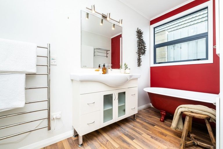 Photo of property in 16 Collison Terrace, Haumoana, 4102