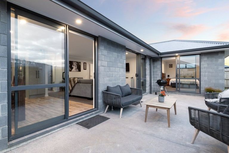 Photo of property in 8 Macloughlin Drive, Te Puke, 3119