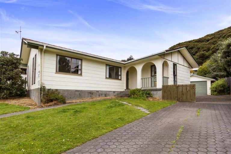Photo of property in 10 Longitude Place, Whitby, Porirua, 5024