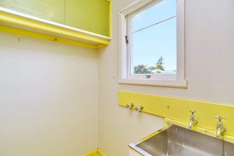 Photo of property in 2/37 Prestons Road, Redwood, Christchurch, 8051