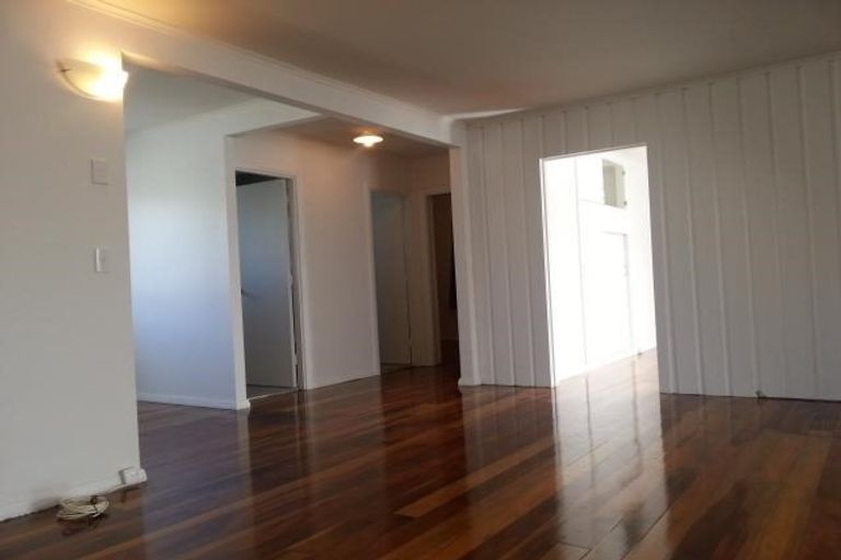 Photo of property in 29 Sutton Crescent, Papakura, 2110