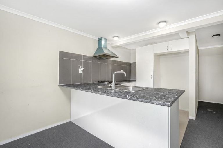 Photo of property in 64 Reynella Drive, Massey, Auckland, 0614