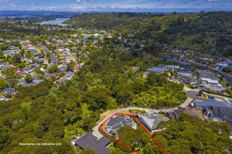 Photo of property in 8 Rahotu Way, Bayview, Auckland, 0629