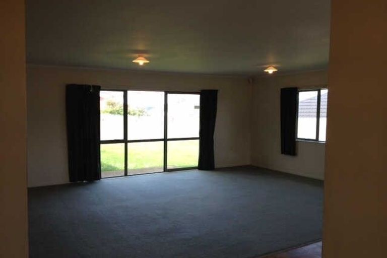 Photo of property in 18 Cyclamen Road, Mangere, Auckland, 2022