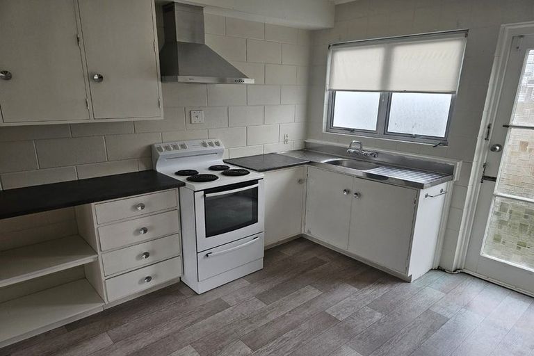 Photo of property in 2/5 Second Avenue, Avenues, Whangarei, 0110