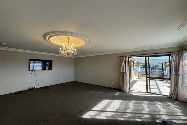 Photo of property in 23 Madill Road, St Andrews, Hamilton, 3200