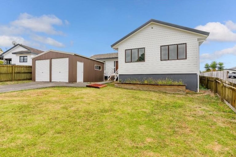Photo of property in 24 Miriam Corban Heights, Henderson, Auckland, 0612