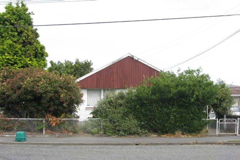 Photo of property in 12 Frensham Crescent, Woolston, Christchurch, 8062