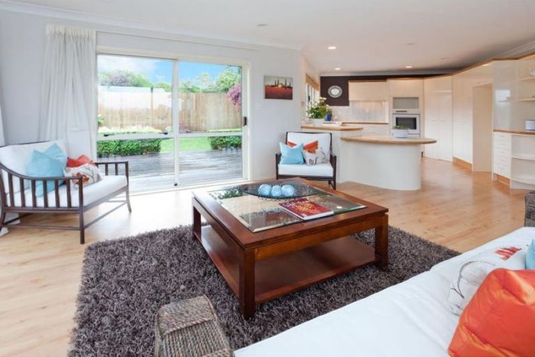 Photo of property in 28 Frank Nobilo Drive, Golflands, Auckland, 2013
